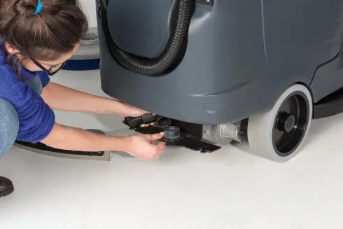 Advance SC2000 20D, Floor Scrubber, 20", 18.5 Gallon, Disk, Battery, Ride On