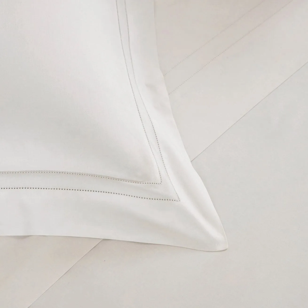 Doppio Ajour White Bedding by Frette