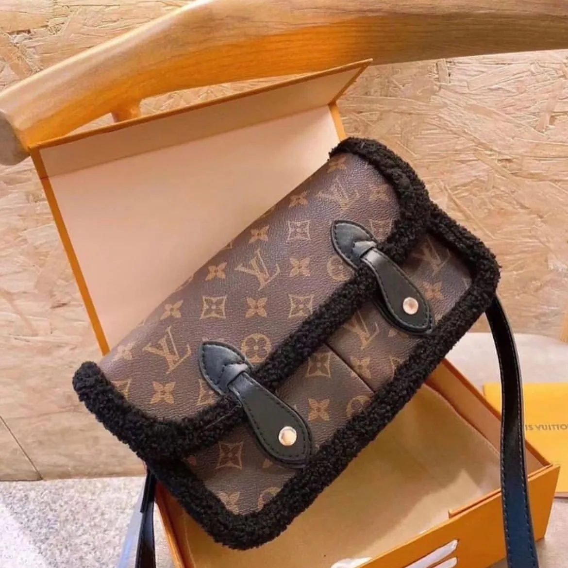 Luxury Bags - LOV - 5971